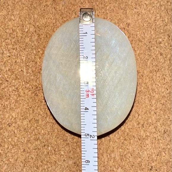 White moonstone palm stone - Picture 3 of 4